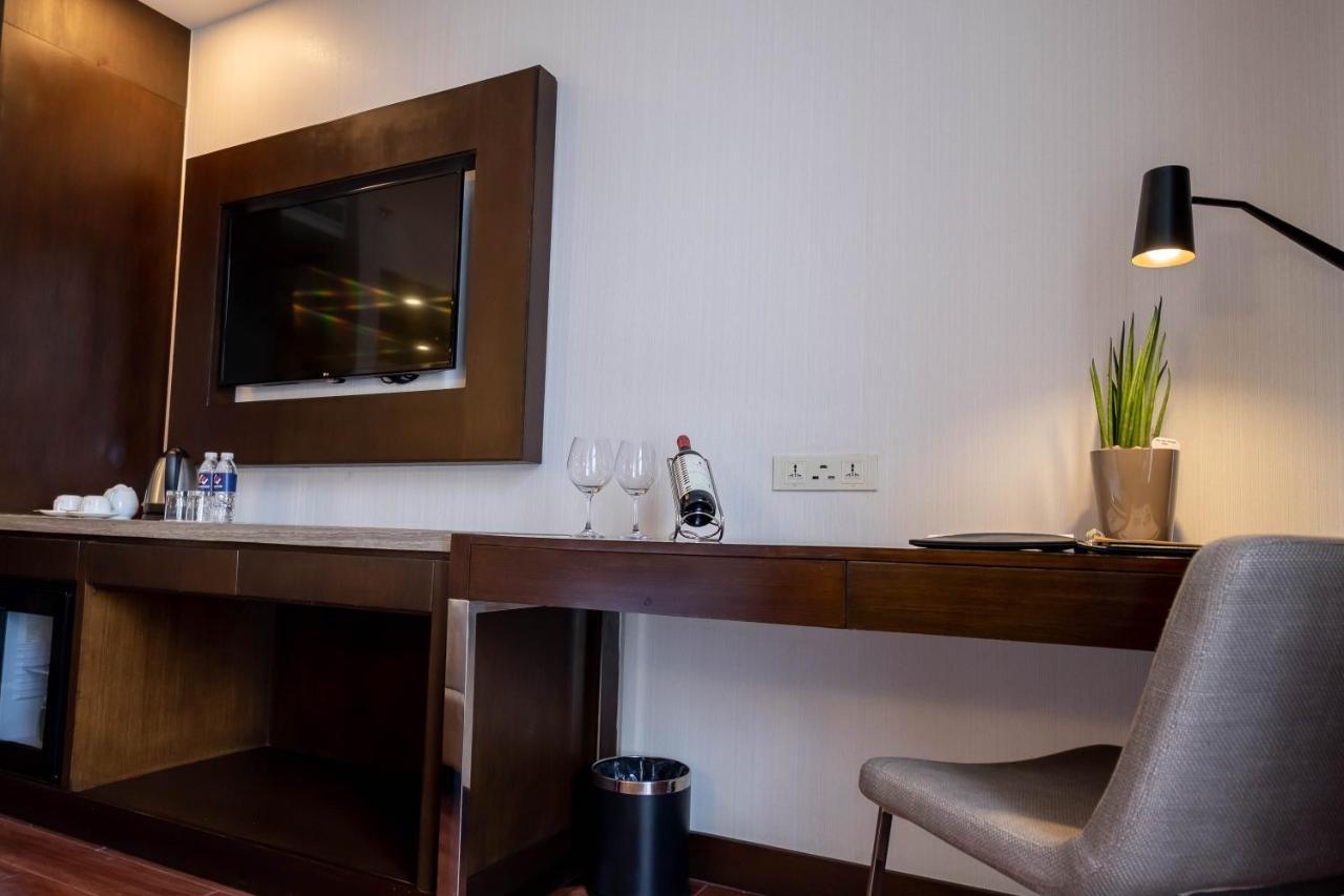 Pasig City Wynwood Hotel מראה חיצוני תמונה
