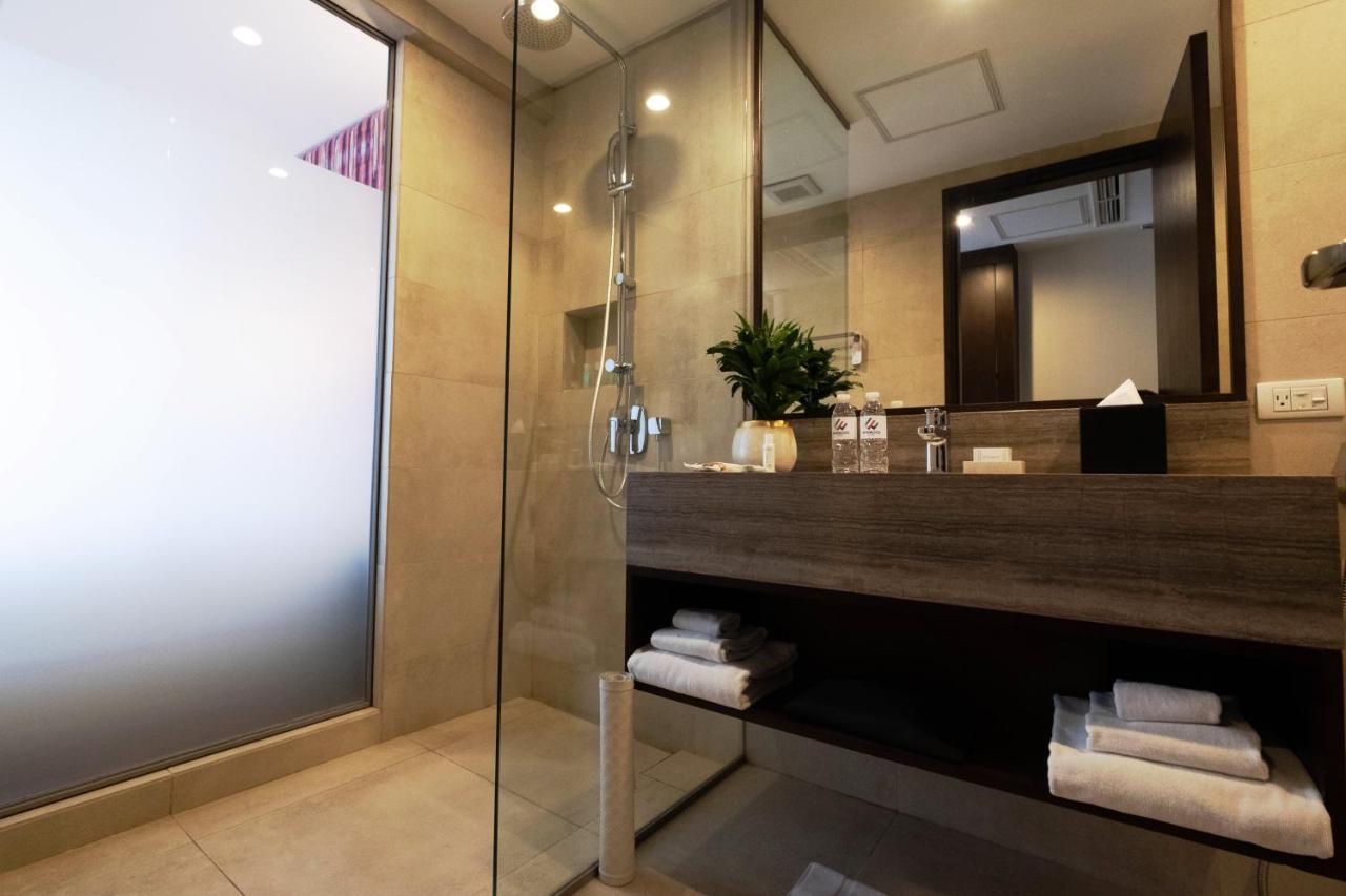 Pasig City Wynwood Hotel מראה חיצוני תמונה
