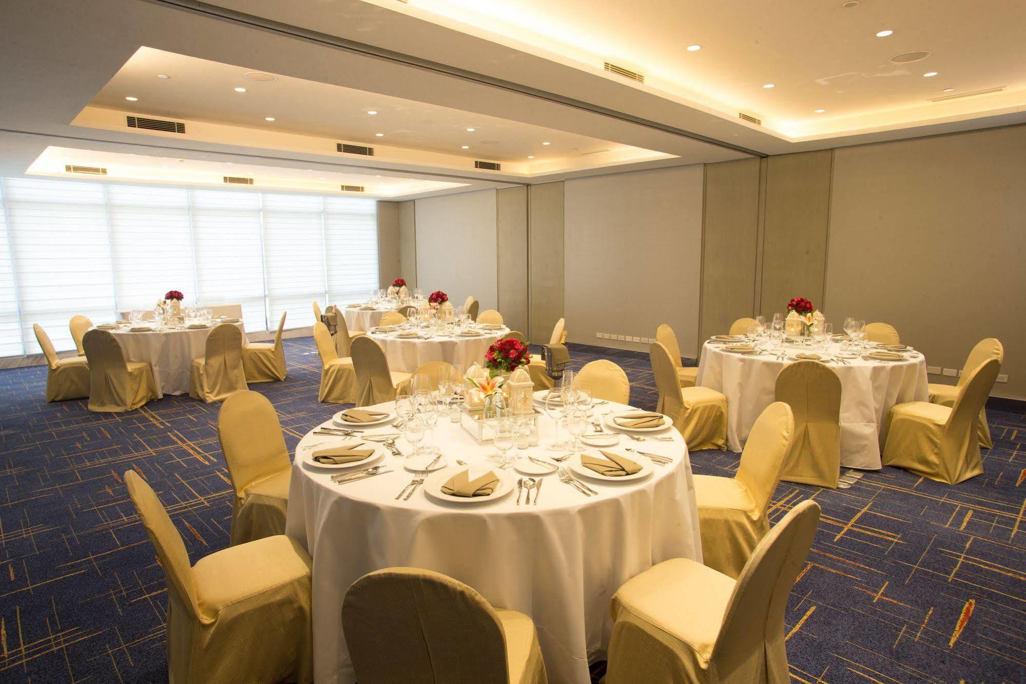 Pasig City Wynwood Hotel מראה חיצוני תמונה